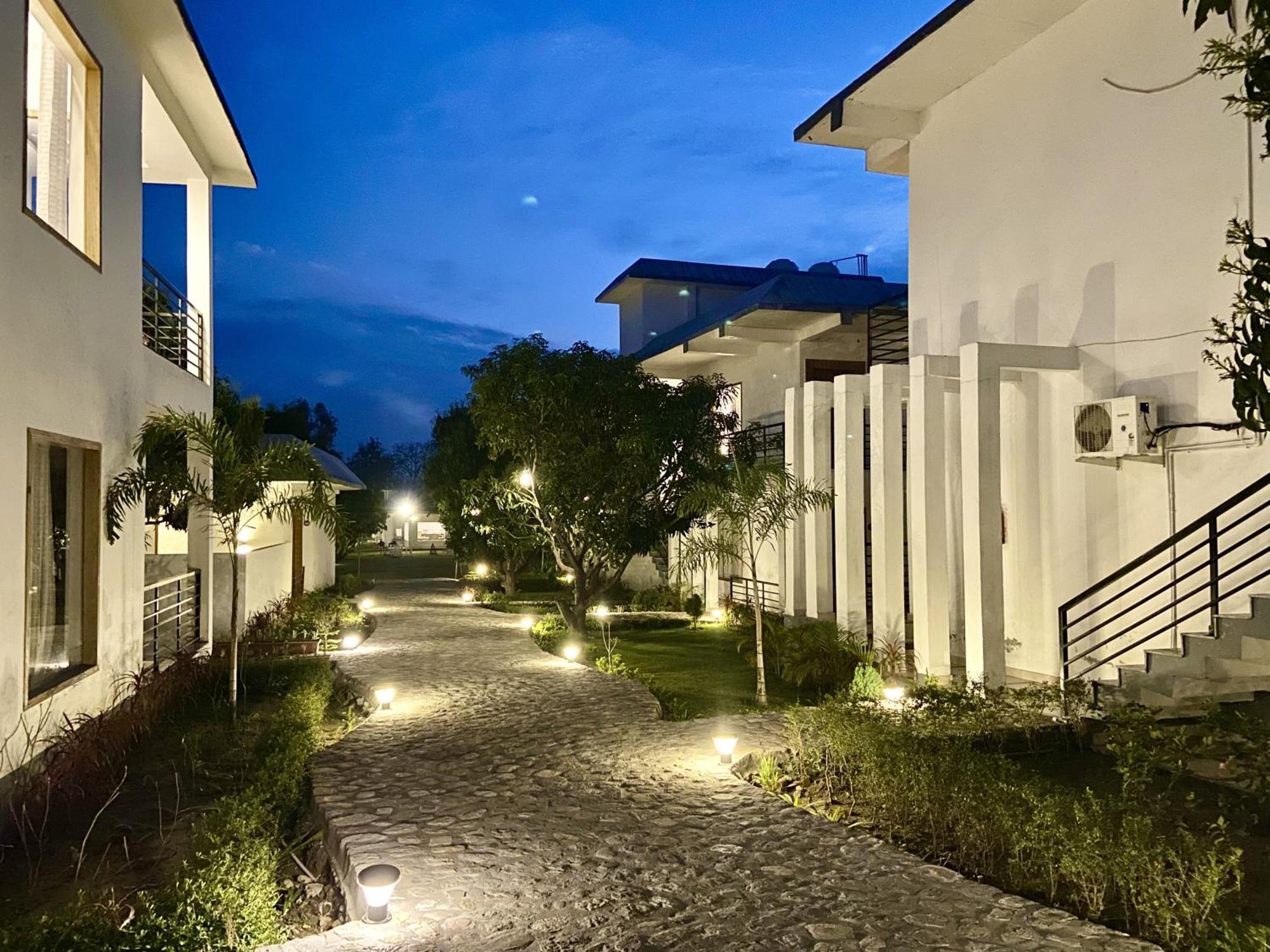 The White Oak Corbett Spa & Resort Рамнаґар Екстер'єр фото