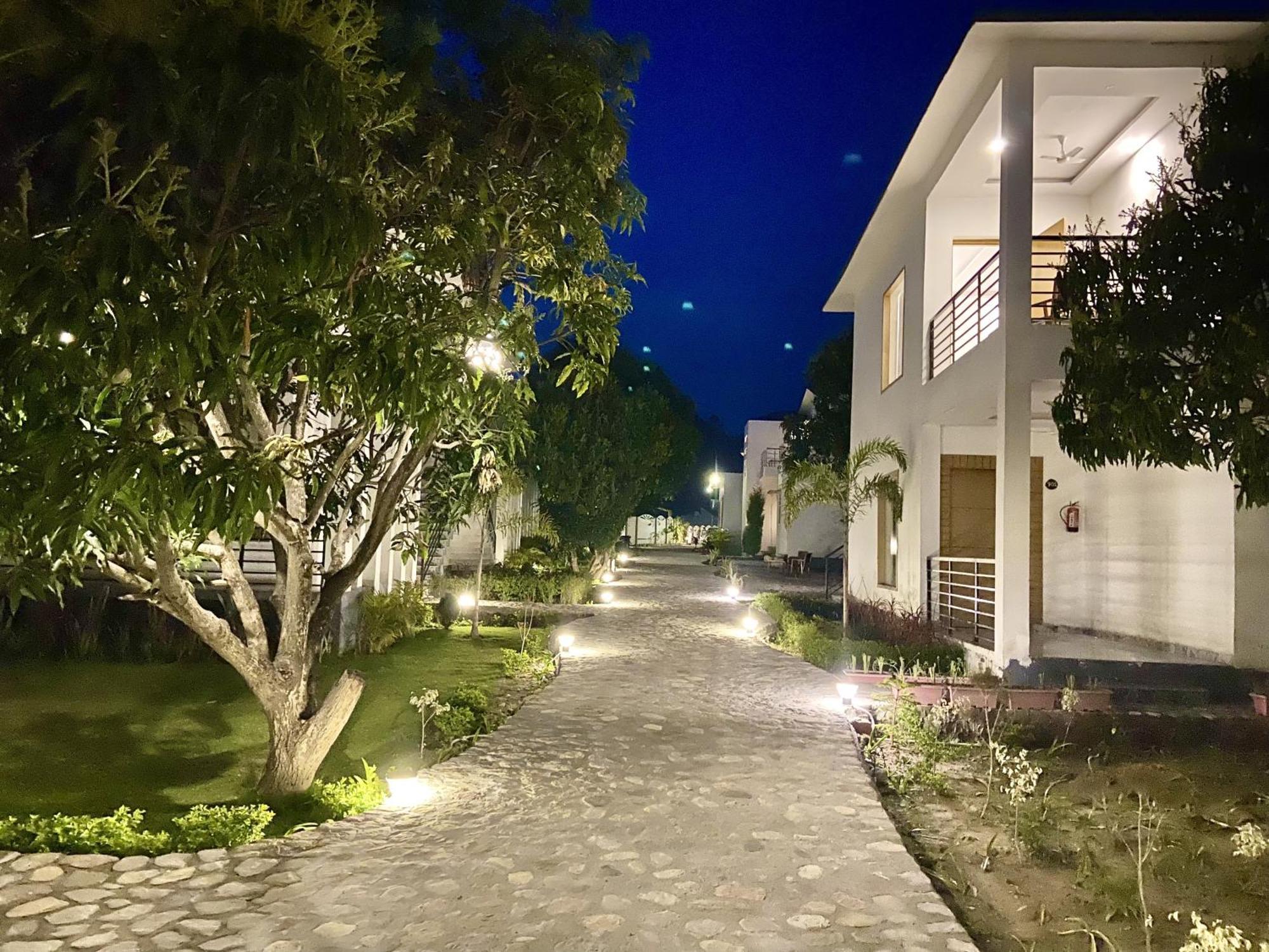 The White Oak Corbett Spa & Resort Рамнаґар Екстер'єр фото